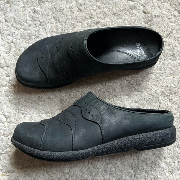 Dansko Black Muted Suede Wavy Slip On Mules Size 41 - Picture 9 of 9